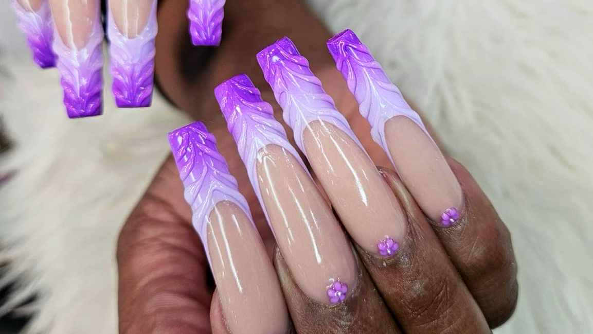 Lush Nails Bar by Terrell Mill logo